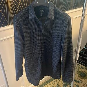 Men’s slim fit patterned navy dress shirt